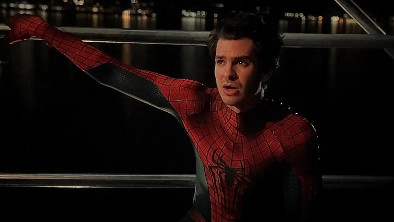 Andrew Garfield em cena de Homem-Aranha - Sem Volta para Casa (2021)