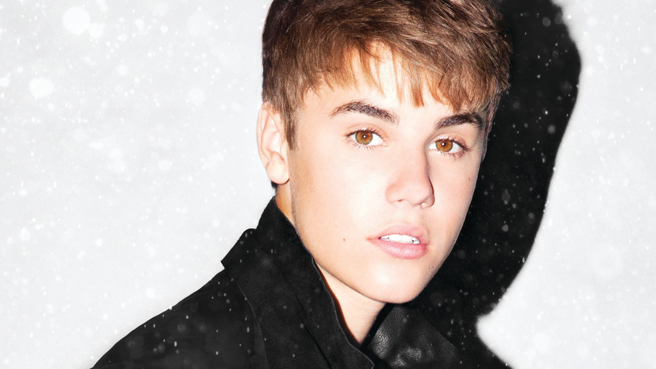 Justin Bieber em capa de Under the Mistletoe