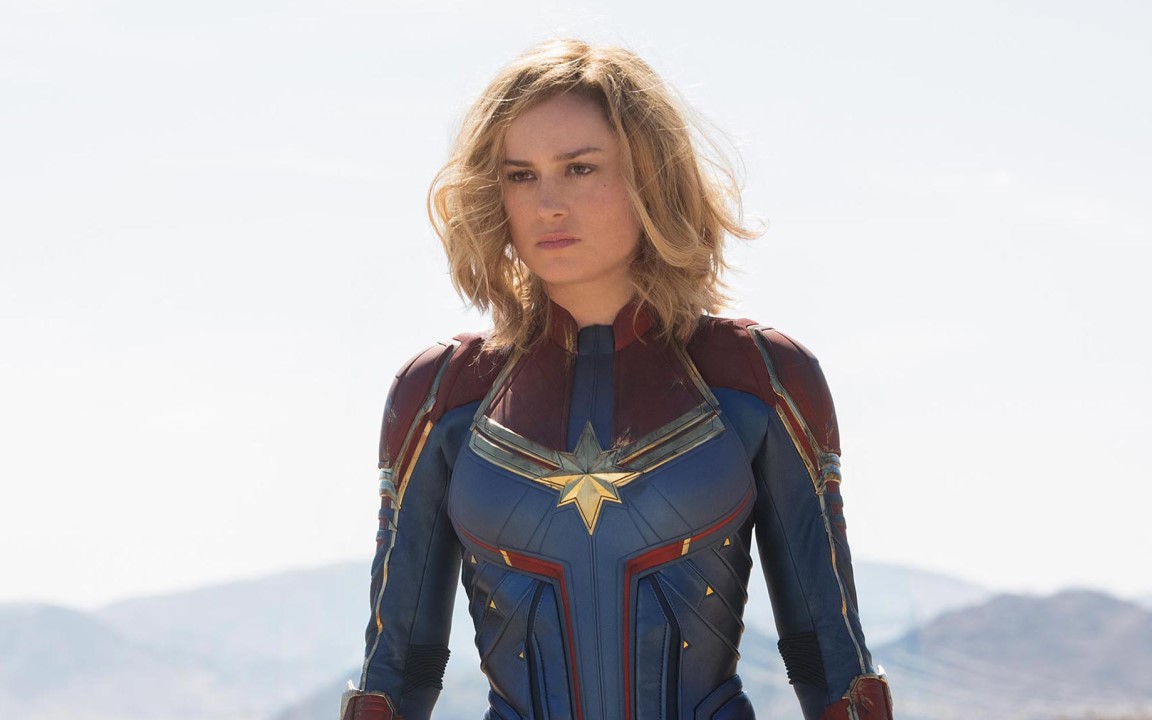 Brie Larson em cena de Capitã Marvel