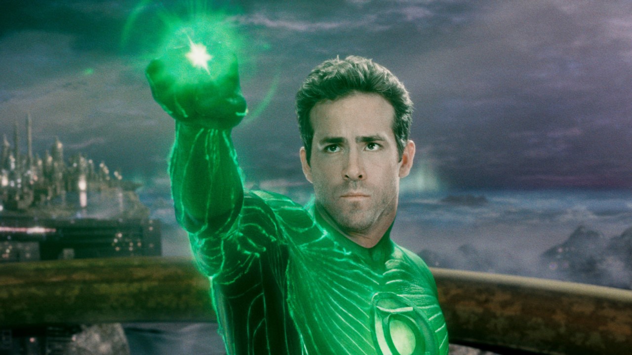 Ryan Reynolds em cena de Lanterna Verde