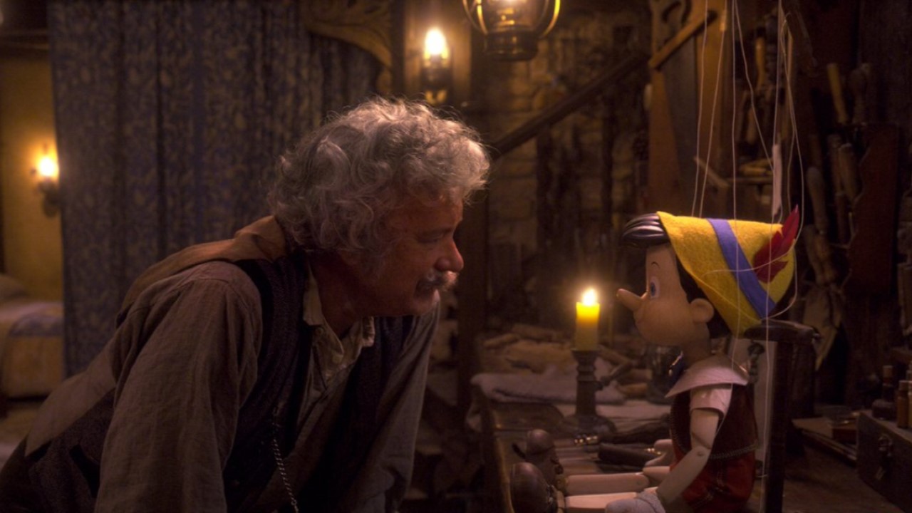 Tom Hanks em cena de Pinocchio