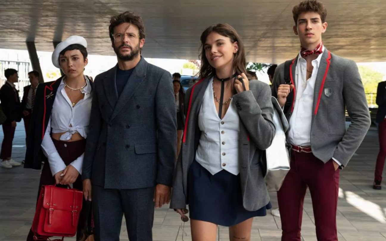 Carla Díaz, Diego Martín, Martina Cariddi e Manu Ríos em cena de Elite