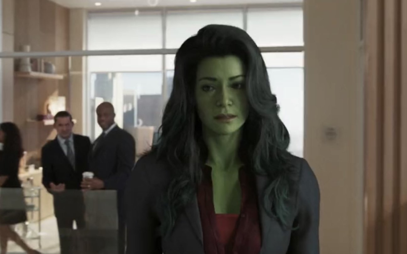 Tatiana Maslany em cena de She-Hulk