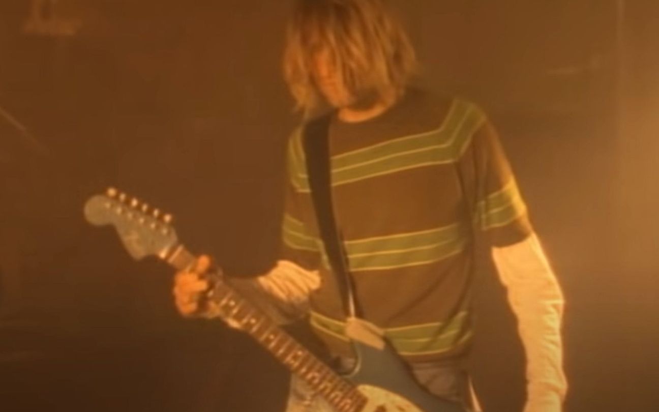 Guitarra de Kurt Cobain é vendida em leilão por R$ 22 milhões