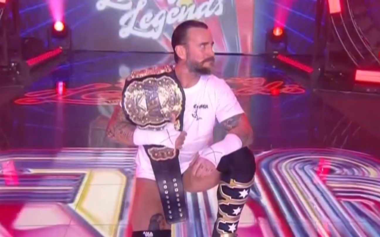 CM Punk como campeão no AEW Dynamite