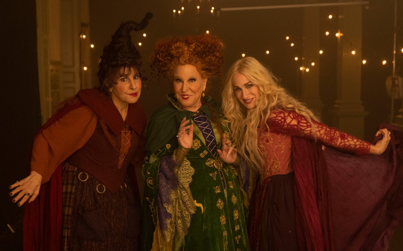 Kathy Najimy, Bette Midler and Sarah Jessica Parker in Abracadabra 2