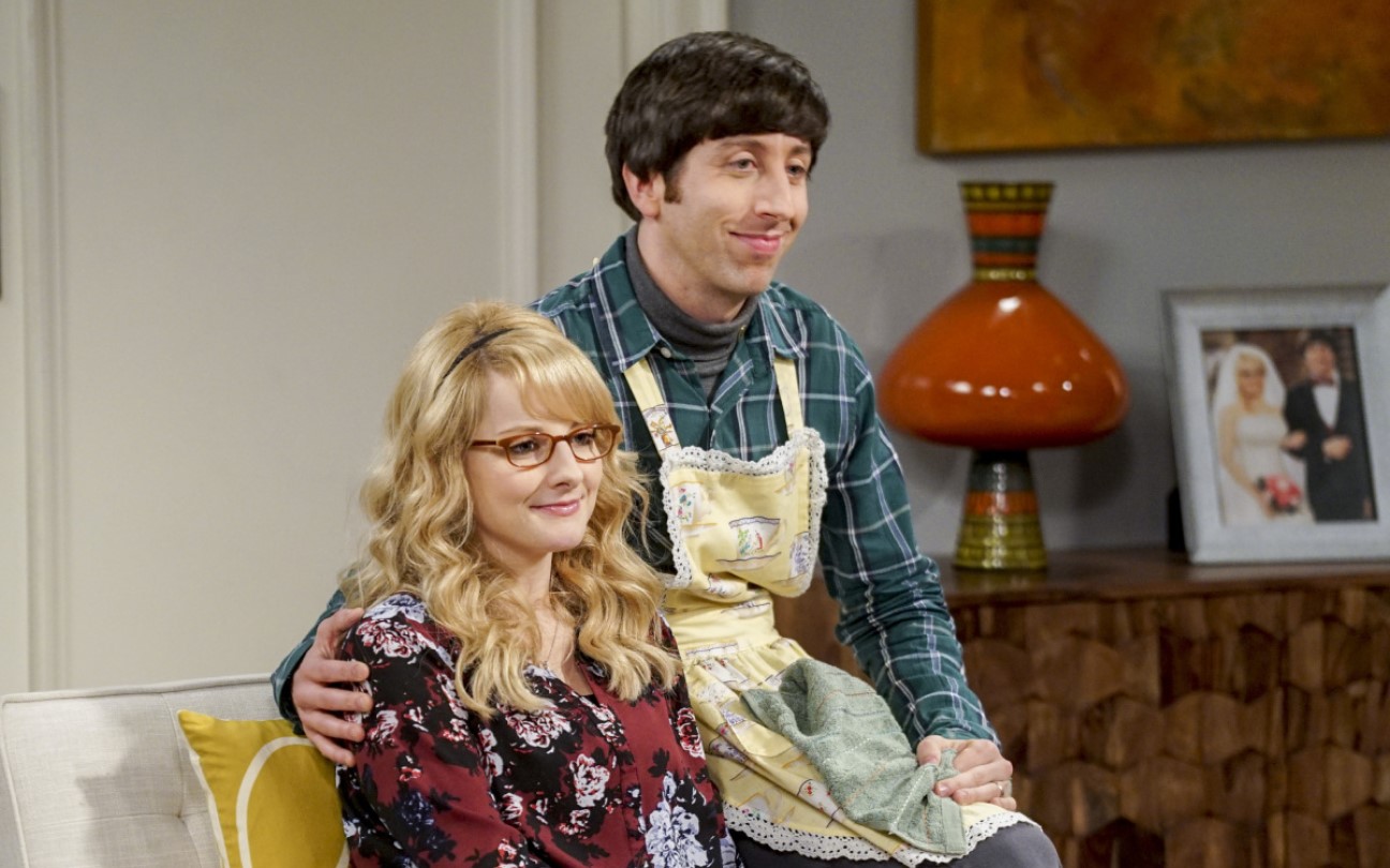 Melissa Rauch e Simon Helberg em cena de The Big Bang Theory