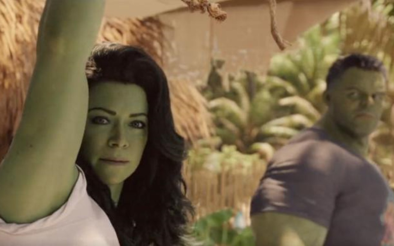 Tatiana Maslany and Mark Ruffalo in She-Hulk: Defender of Heroes